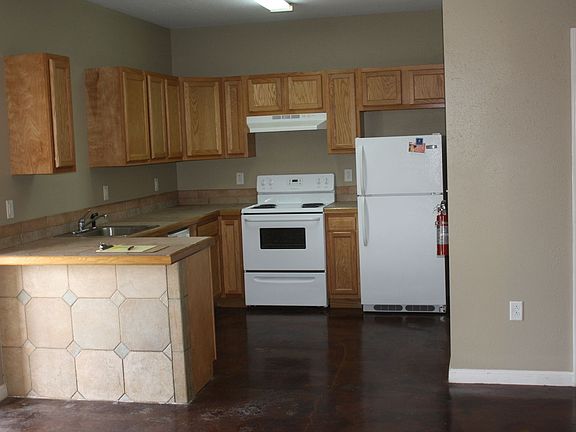 4th image of 154 E College Ave #957ce1fd1