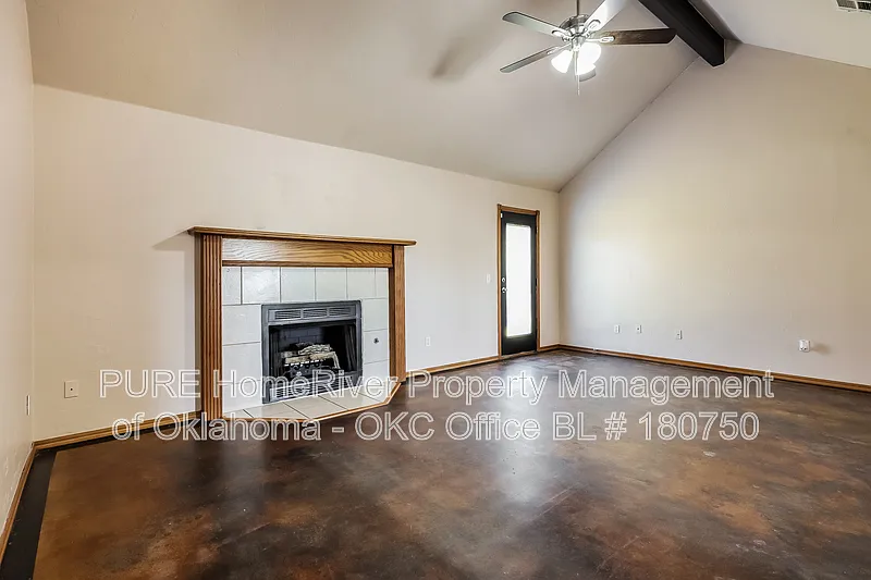 3 bed, 2.0 bath, 1486 sqft, $1,555 — Photo 4