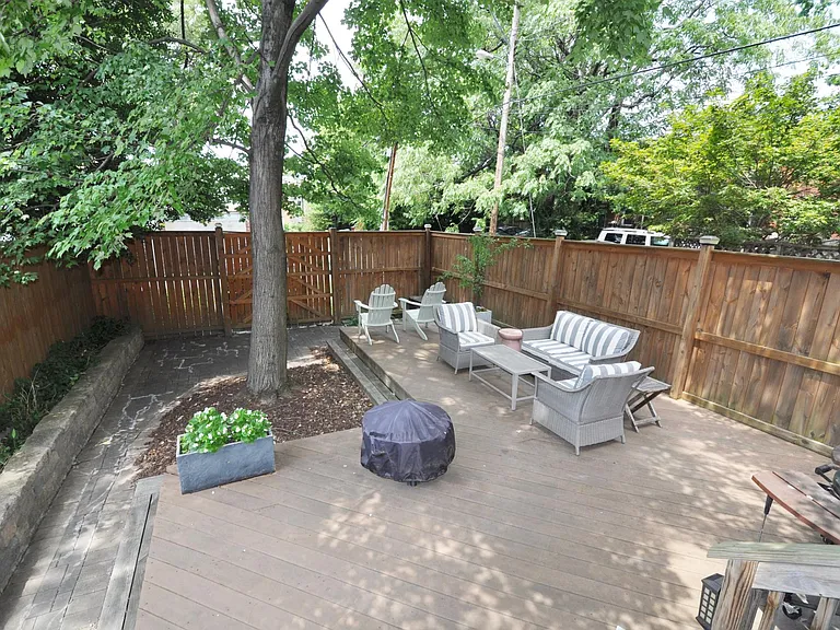 516 N Sheppard St — Photo 11