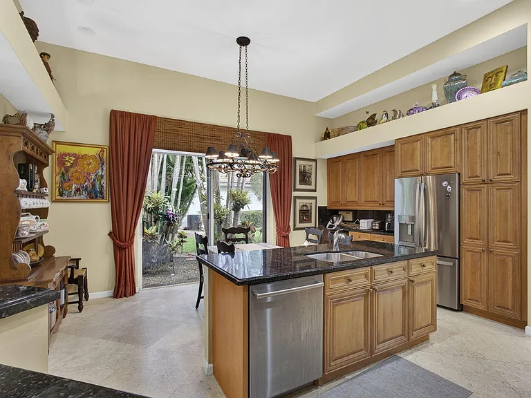 10880 Northgreen Dr — Photo 7