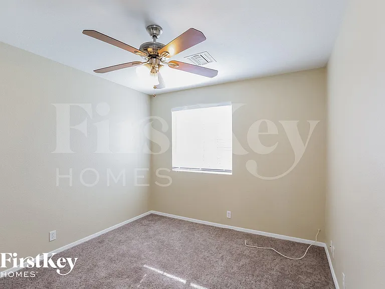 8736 W Tuckey Ln — Photo 11