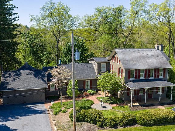 3rd image of 1522 Hunsecker Rd