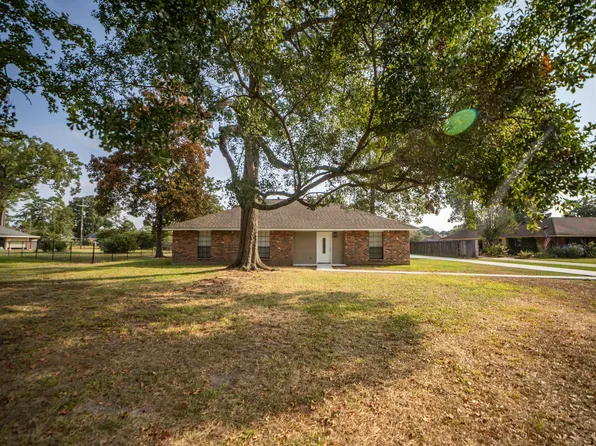 6336 Landmor Dr, Greenwell Springs, LA 70739