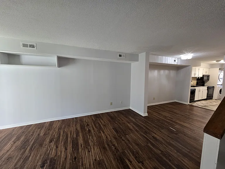 117 Kingsbury Dr — Photo 13