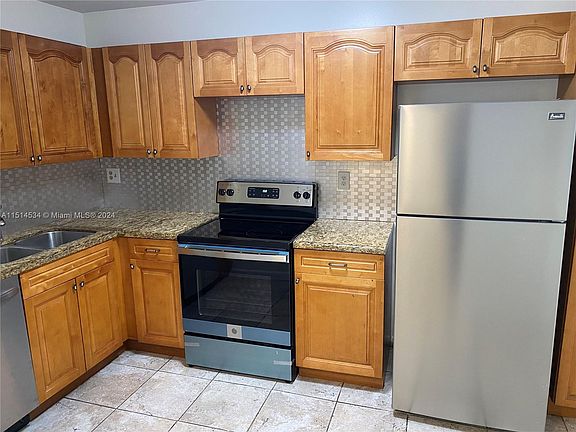 2nd image of 16750 NE 10th Ave APT 303