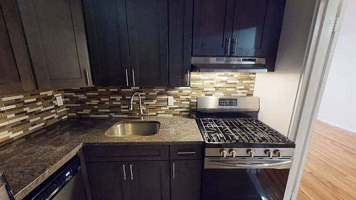 Rented by Metro Garden Realty NYC | media 7