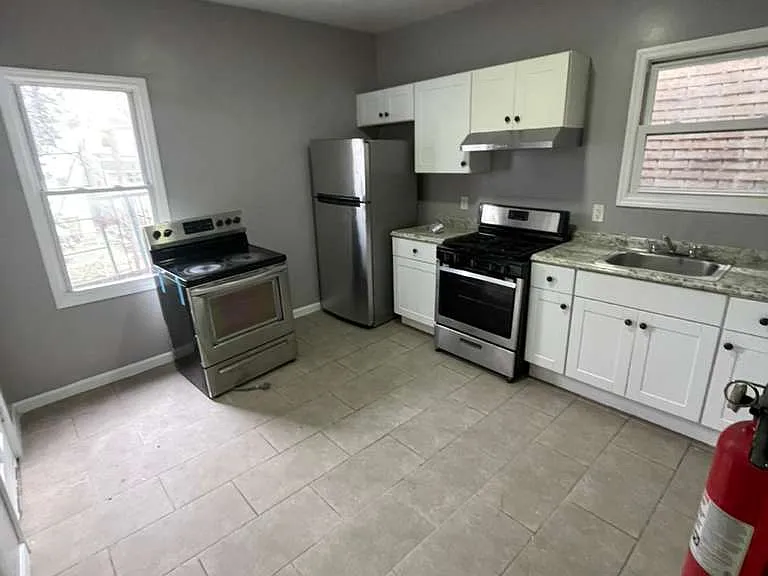 748 S 16th St #2 — Photo 5