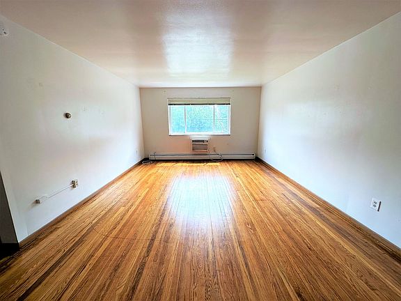 2nd image of 304 S Winebiddle St #101