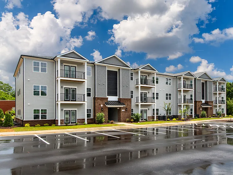Emerson Point Apartments in Elon, NC
