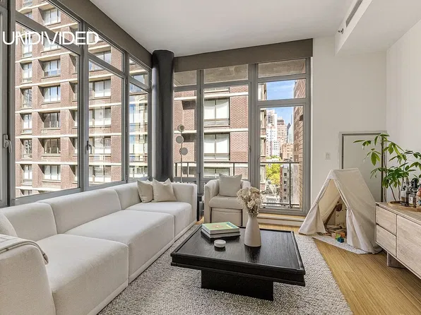303 E 33rd St APT 8A, New York, NY 10016