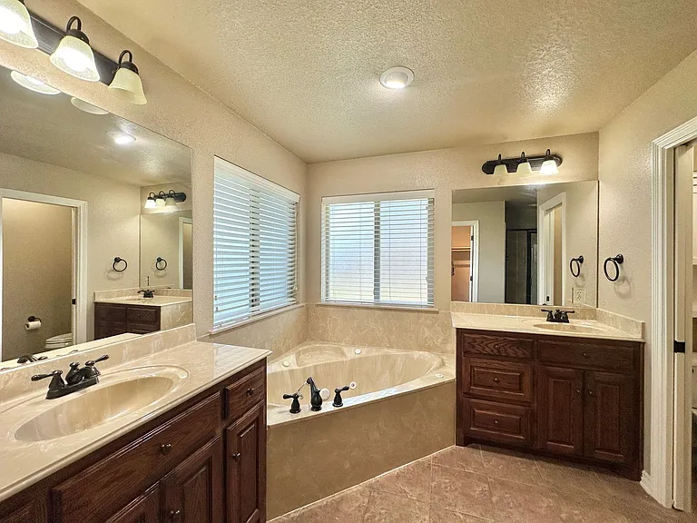 3107 Sarita Cv — Photo 17