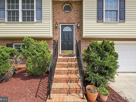 4th image of 224 Ford Cir