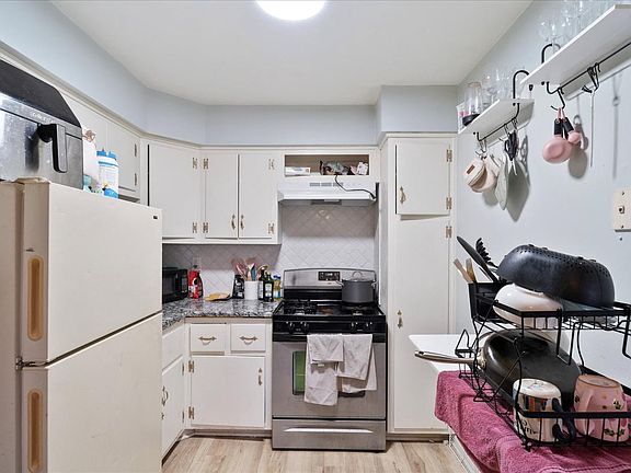 5th image of 2659 Daphne Rd