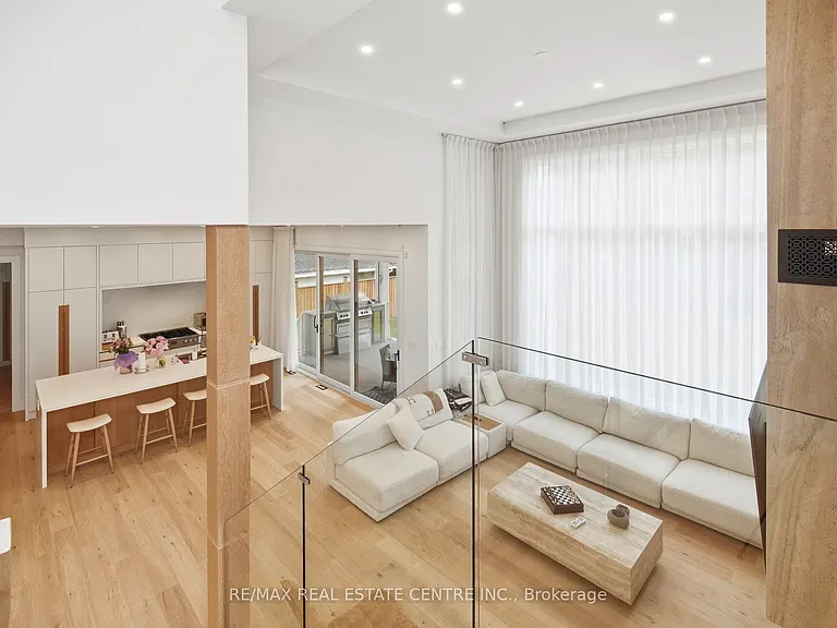 2450 Rebecca St — Photo 9