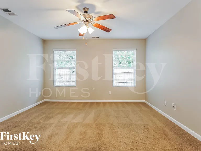 549 Waterstone Dr — Photo 11