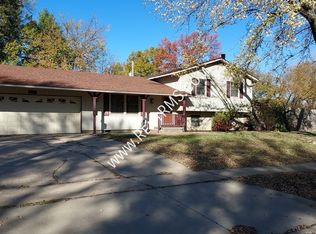 3125 SW Lane St, Topeka, KS 66611