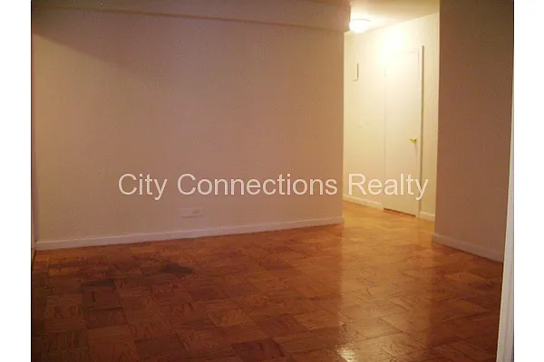 Rented by City Connections Realty | media 10