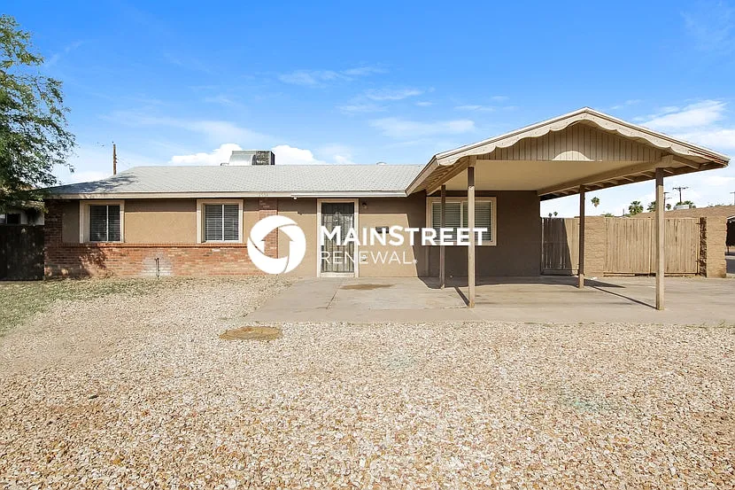 2534 N 51st Dr — Photo 1