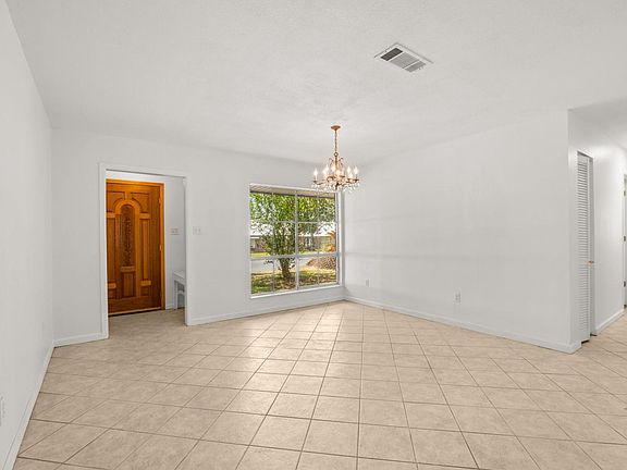 3rd image of 2019 Columbus Cir