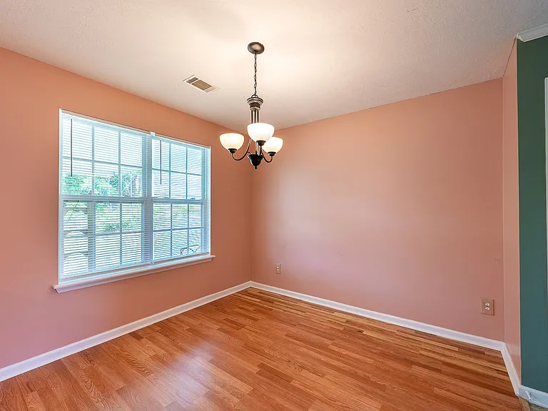 945 Cannock St — Photo 5