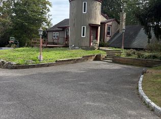 40 Maple Avenue North, Westport, CT 06880