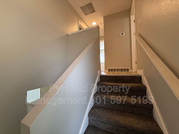 4th image of 682 E Malibu Dr