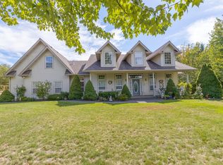 325 Castle Creek Rd, Grants Pass, OR 97526