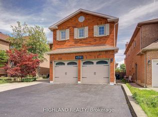 4781 Crystal Rose Dr, Mississauga, ON L5V1G9