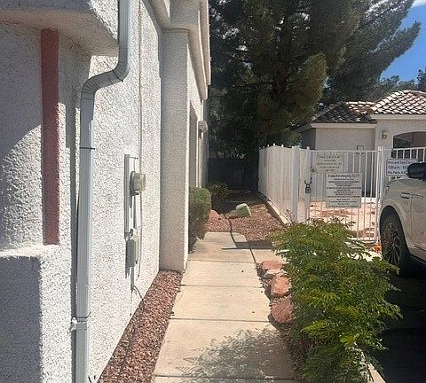 3rd image of 6421 Melody Rose Ave