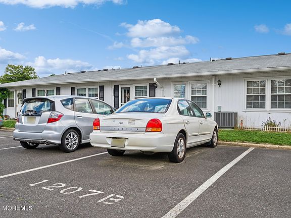 2nd image of 1207 Shetland Drive #B