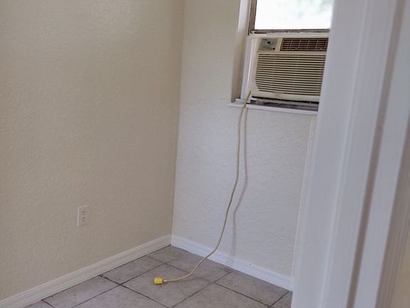 5th image of 16717 Oklahoma St Unit 4