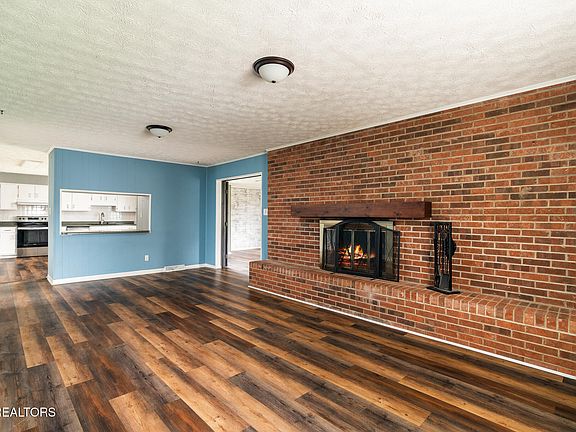 5th image of 604 Fernwood Rd