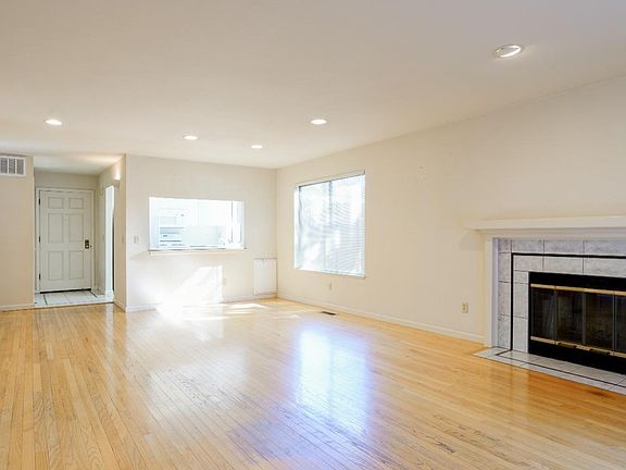 3rd image of 1755 Novato Boulevard #N2