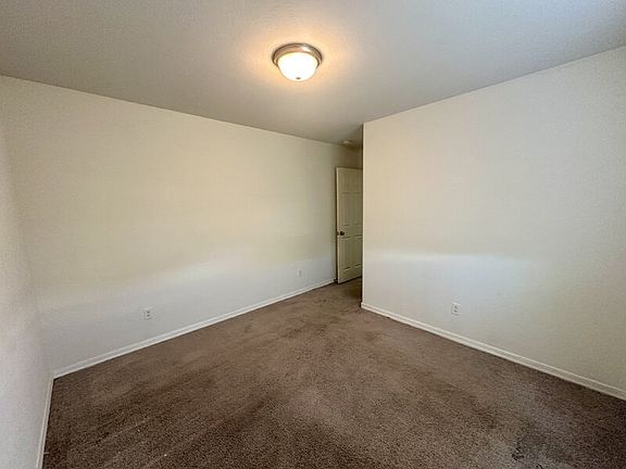 5th image of 226 W Watson Ct