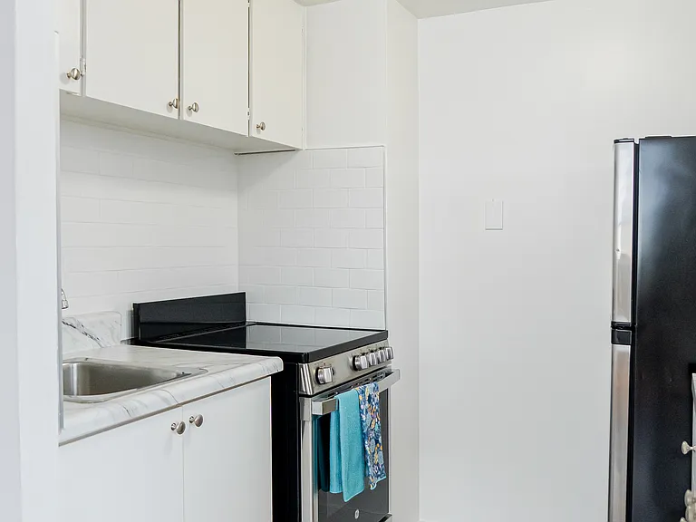 2360 Dundas St W #2350 — Photo 35