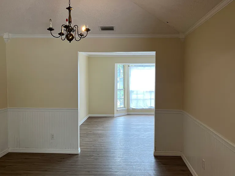 3527 Sheldon Rd — Photo 2