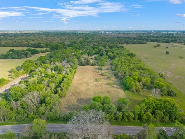 5679 Fountain Switch Rd, Bryan, TX 77807