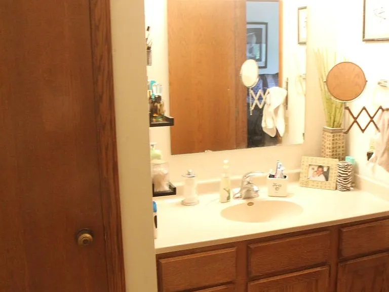 884 Hemlock Dr — Photo 8