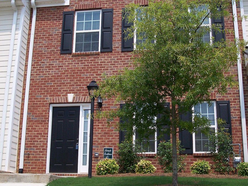 Lanscaping Provided by Community