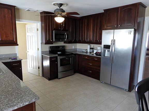 3rd image of 1857 Ensign Ct