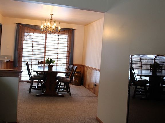 4th image of 9210 Oakview Dr