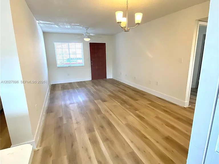2212 W 74th St #101-28 — Photo 4