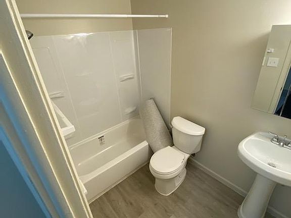 3rd image of 17261 Burgess Ave APT 202
