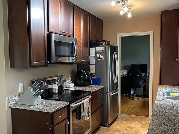 4th image of 3644 Dennis Ln