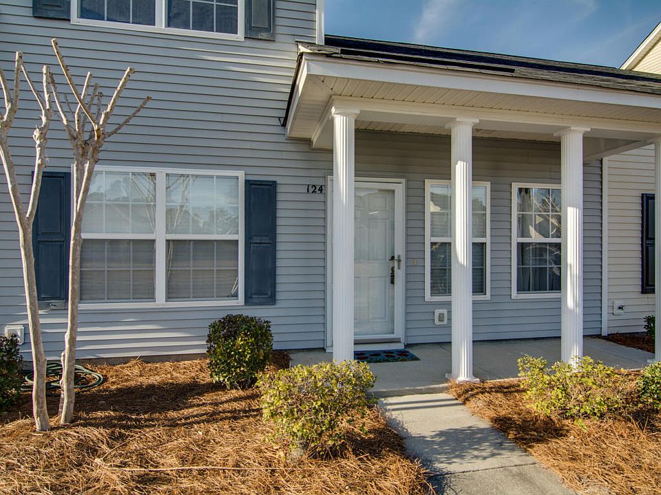 1st image of 124 Black River Dr