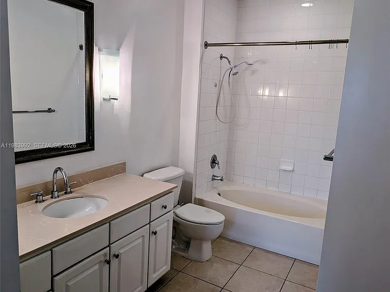 2001 Biscayne Blvd #2521 — Photo 8