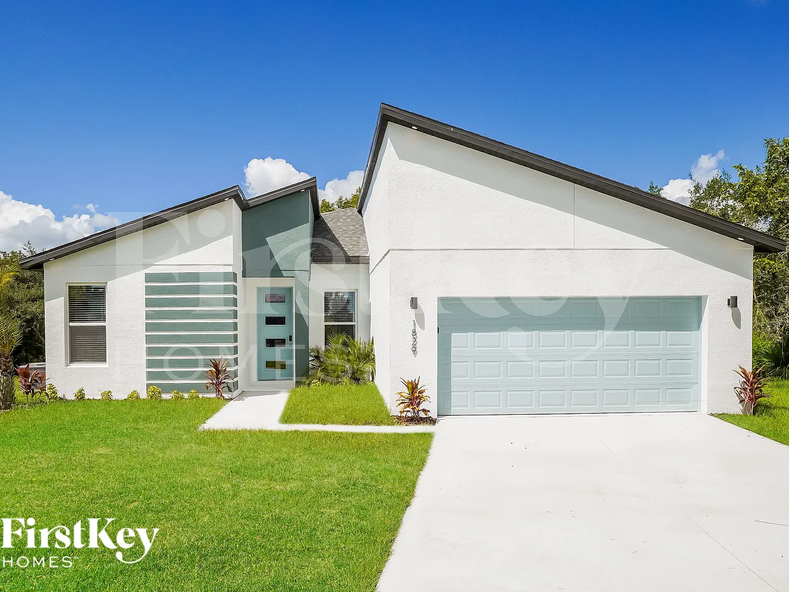 4 bed, 2.0 bath, 1670 sqft, $2,145 — Photo 1