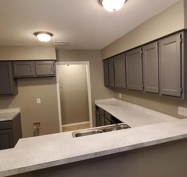 4704 Oakfield Way — Photo 7