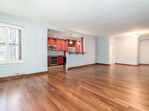 5th image of 1335 N Astor St APT 1C