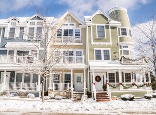 6 Lakeview Pl, Lake Zurich, IL 60047